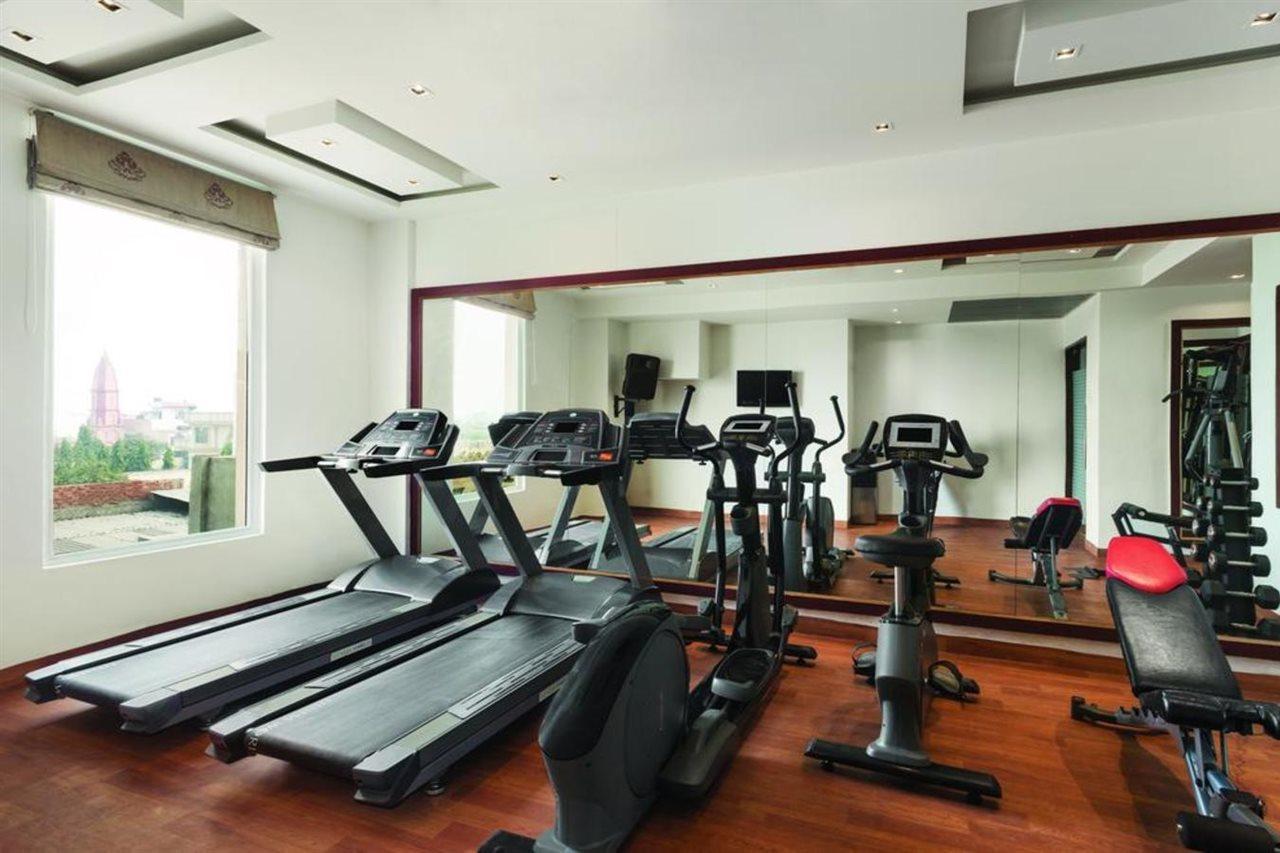 Days Hotel By Wyndham Panipat Exterior photo