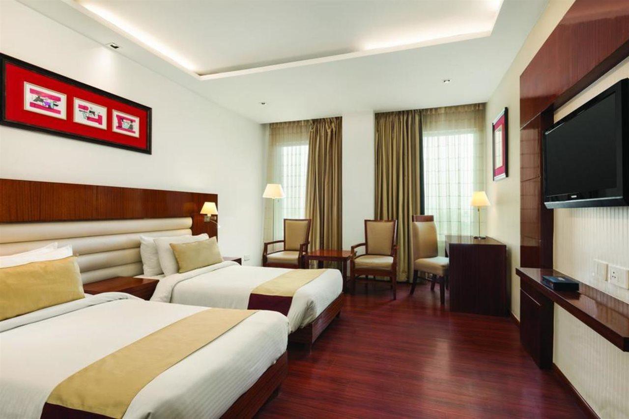 Days Hotel By Wyndham Panipat Exterior photo