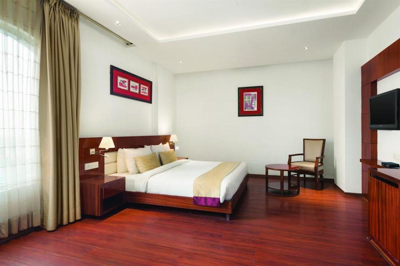 Days Hotel By Wyndham Panipat Exterior photo